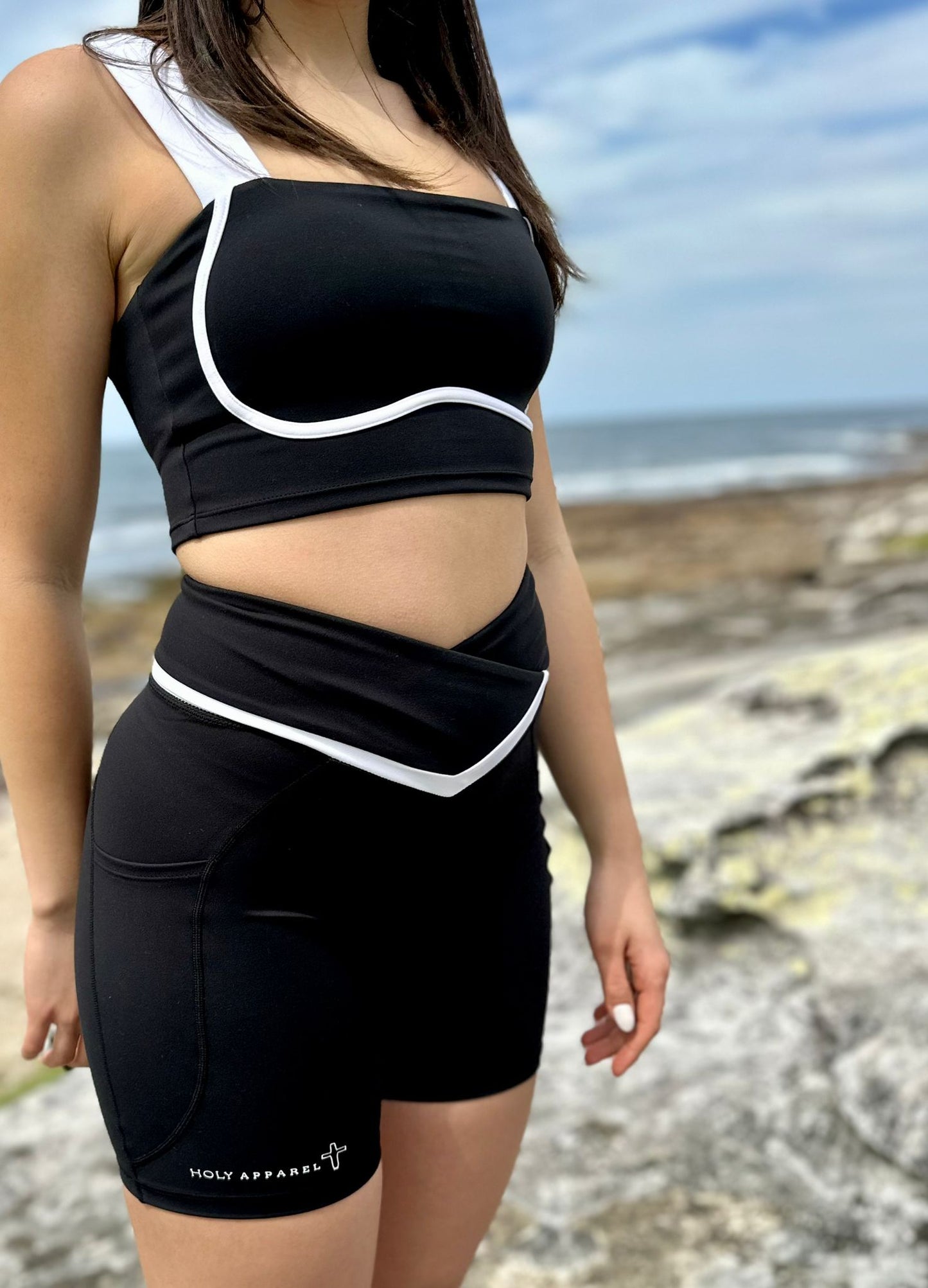 Womens's Black & White Crop Top